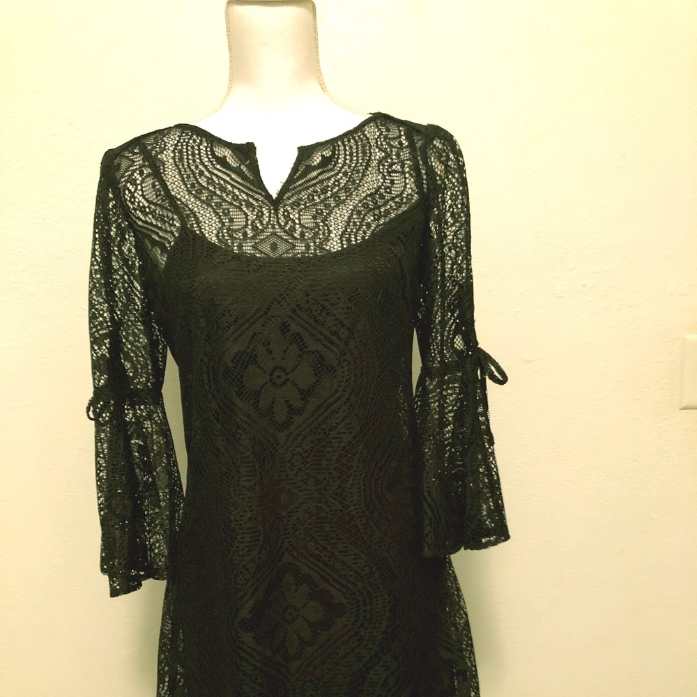 Laundry by Shelli Segal, lace dress size 6